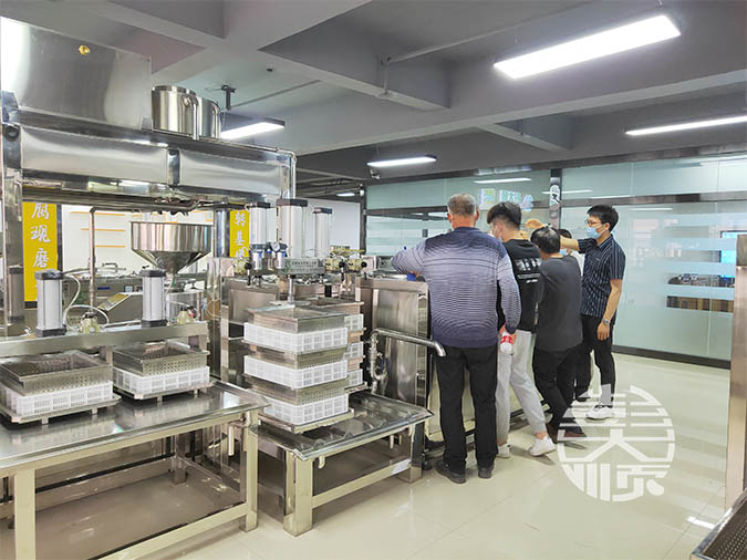 山東客戶(hù)選擇自動(dòng)干豆腐機(jī)器，改變傳統(tǒng)手工生產(chǎn)干豆腐