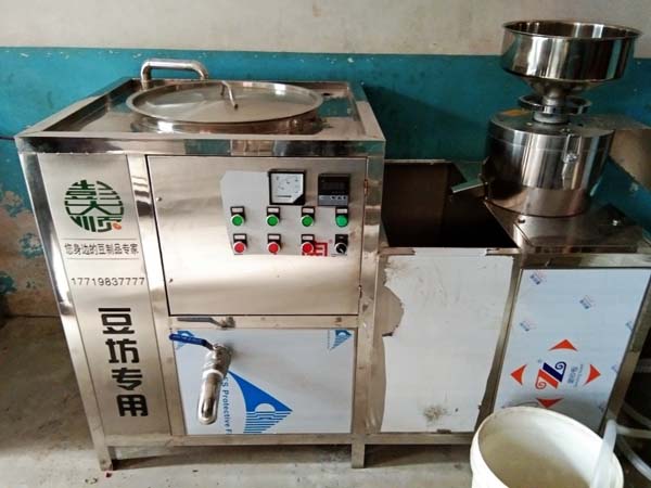 彭大順技術(shù)員上門(mén)安裝豆腐機(jī)和豆皮機(jī)